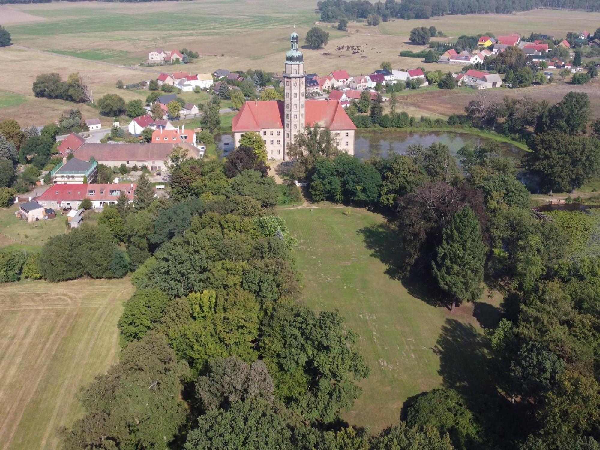 Resort "Schloss Reinharz" Bad Schmiedeberg Buitenkant foto
