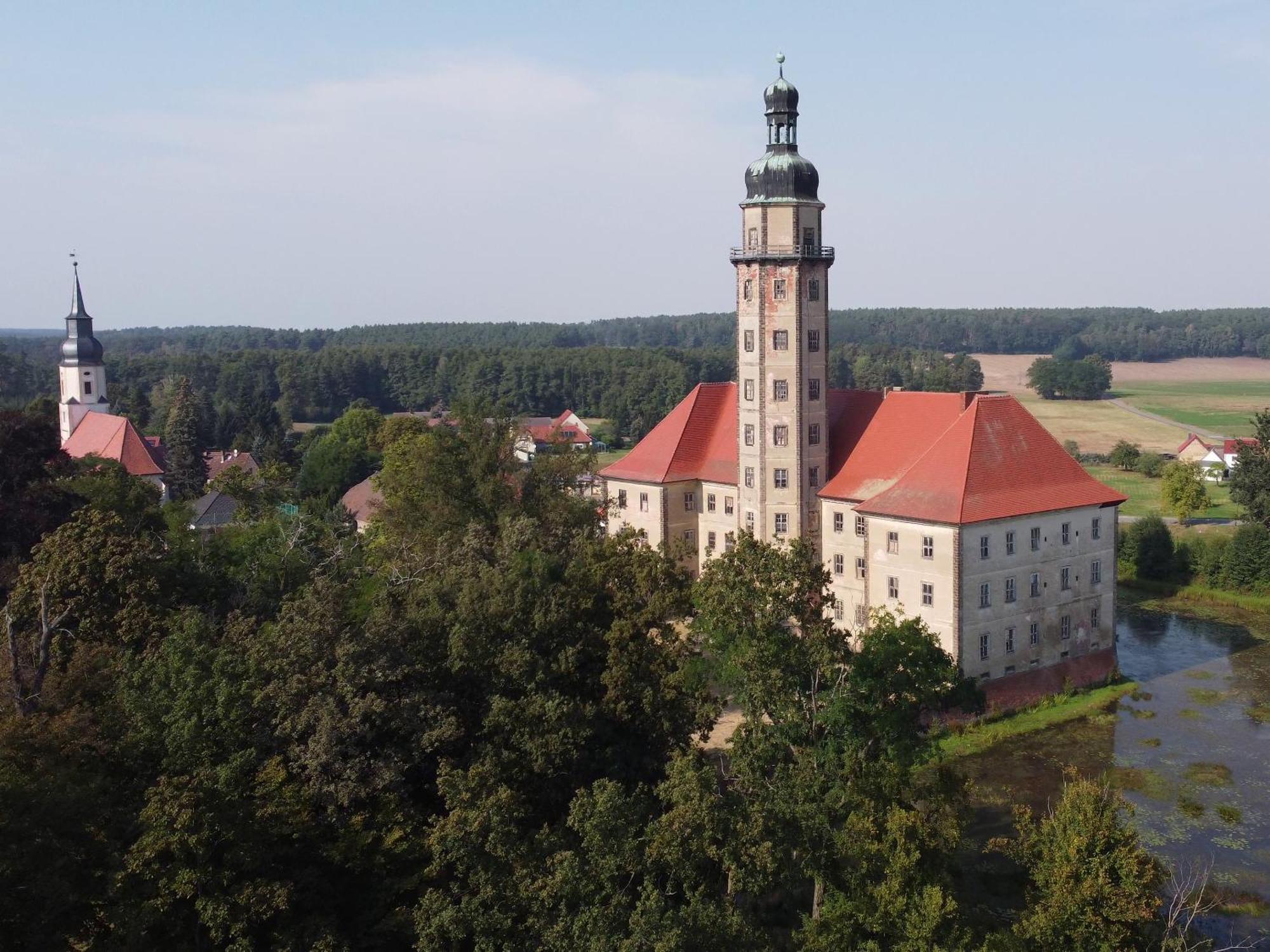 Resort "Schloss Reinharz" Bad Schmiedeberg Buitenkant foto
